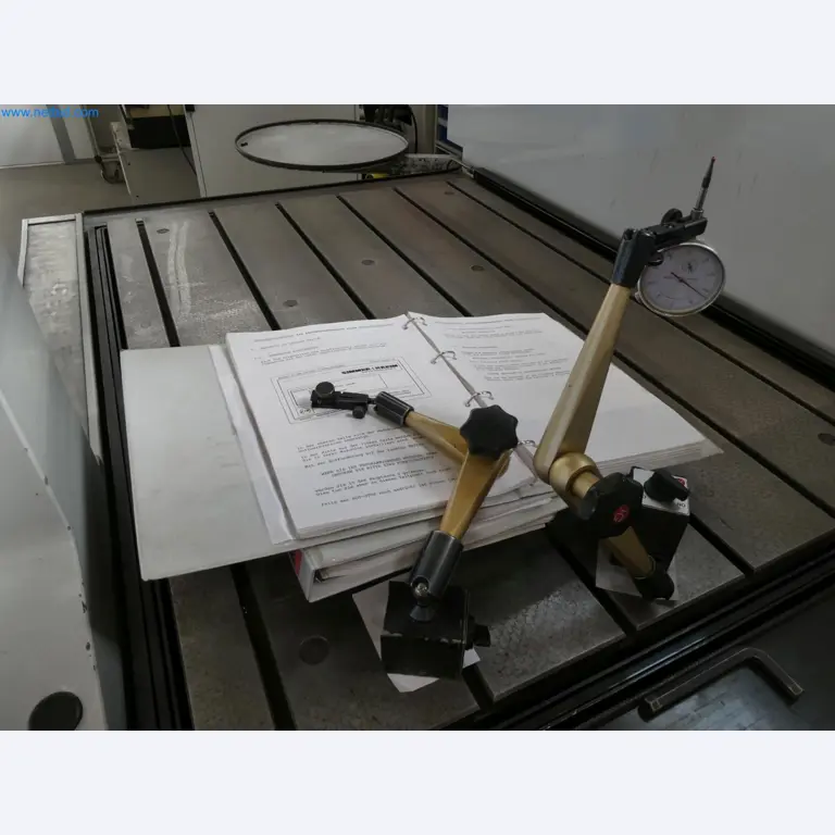 Engel Spritzgießmaschinen und Maschinen aus der Kunststoffindustrie-9