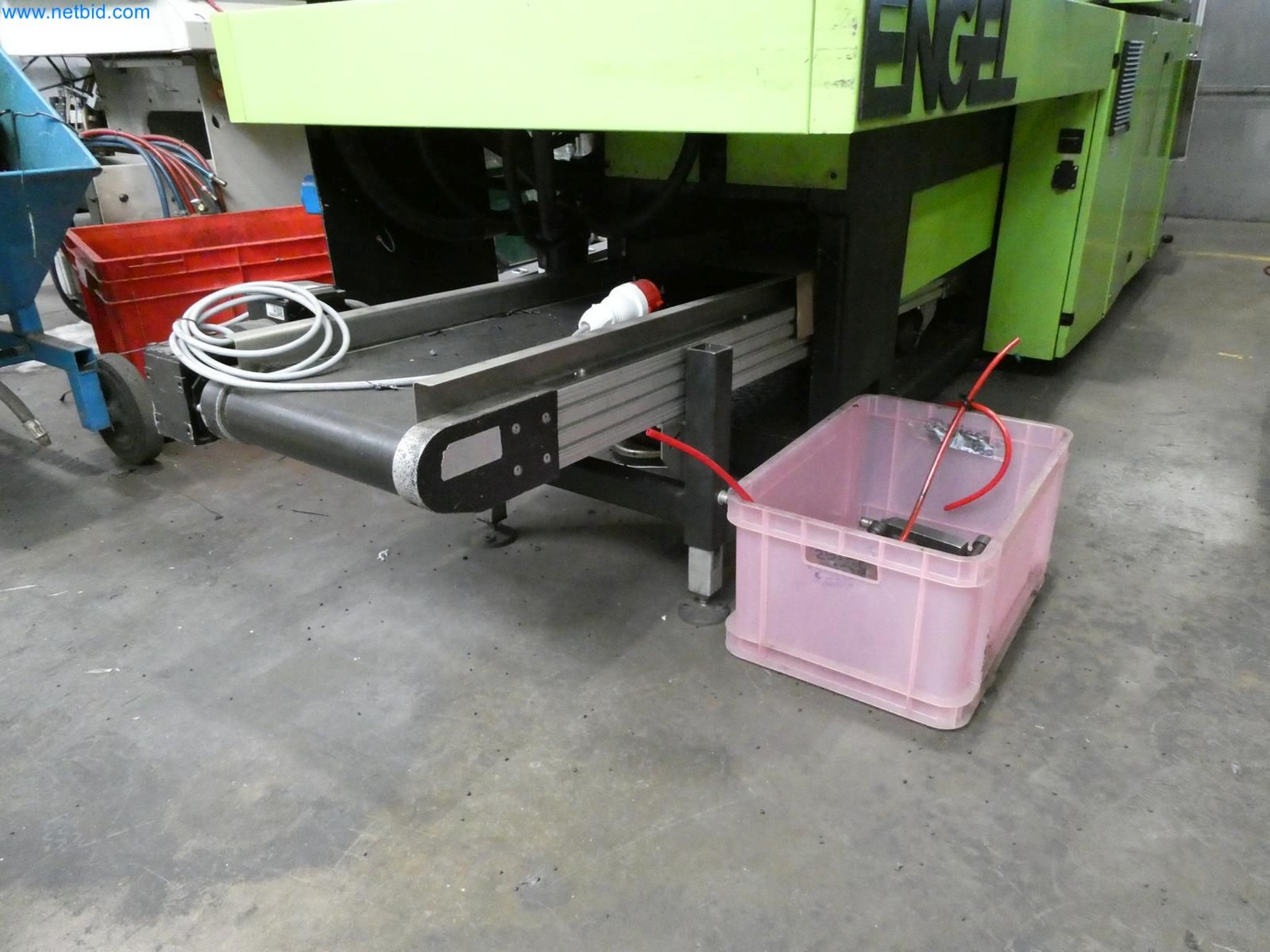 Engel Spritzgießmaschinen und Maschinen aus der Kunststoffindustrie-11