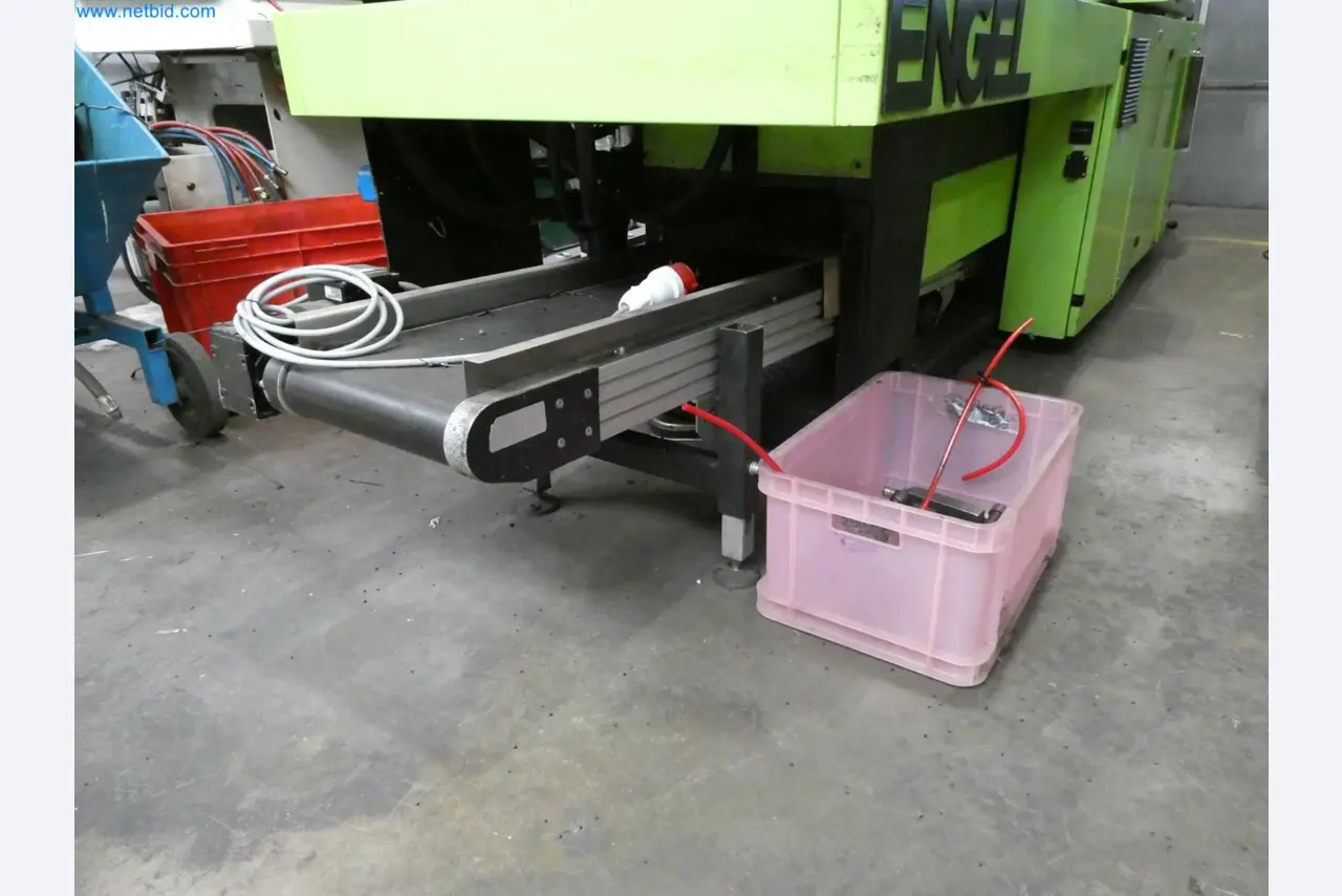 Engel Spritzgießmaschinen und Maschinen aus der Kunststoffindustrie-11