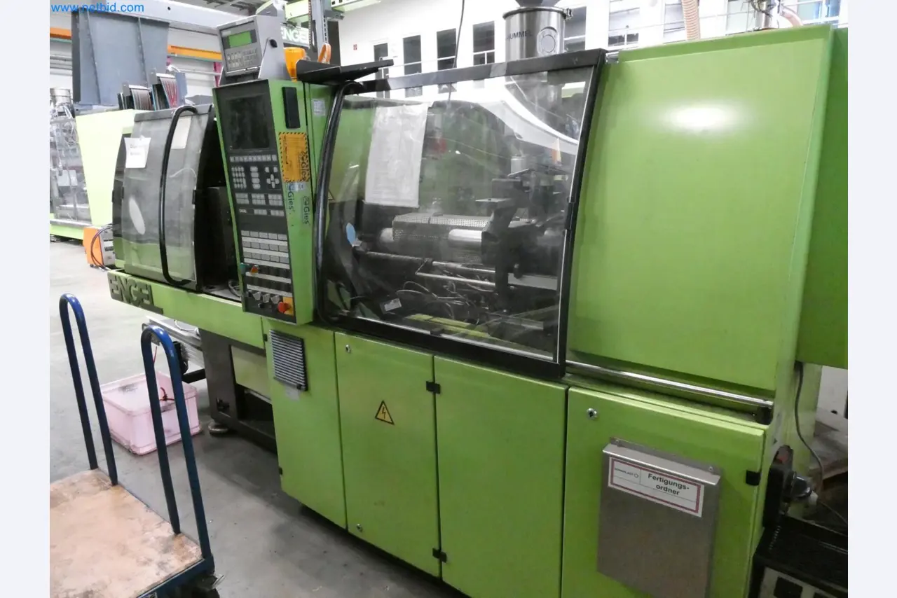 Engel Spritzgießmaschinen und Maschinen aus der Kunststoffindustrie-2