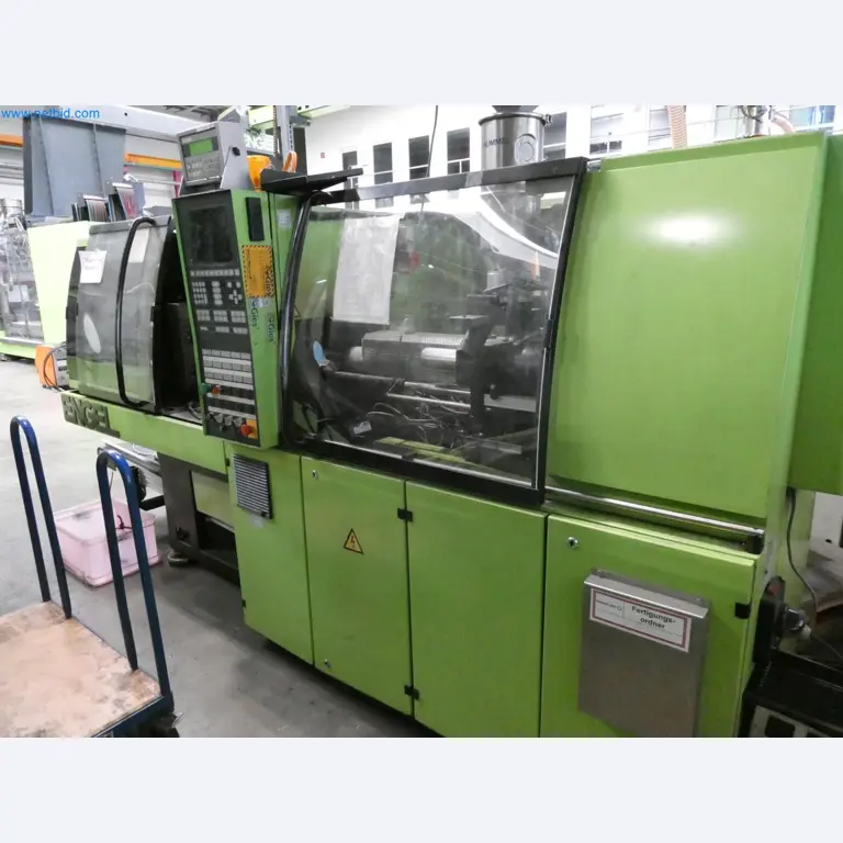 Engel Spritzgießmaschinen und Maschinen aus der Kunststoffindustrie-2