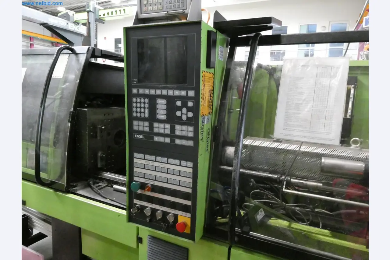 Engel Spritzgießmaschinen und Maschinen aus der Kunststoffindustrie-4