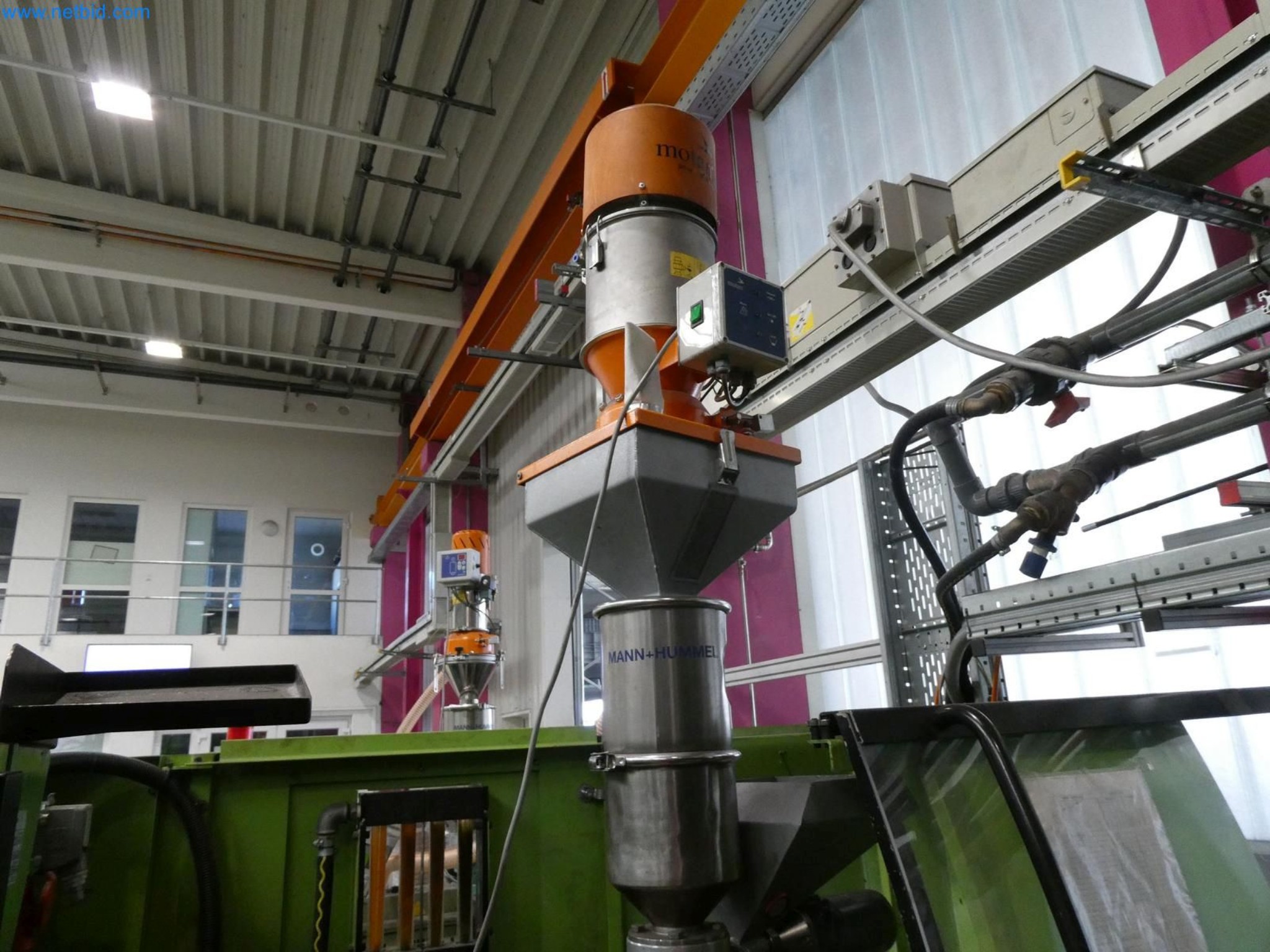 Engel Spritzgießmaschinen und Maschinen aus der Kunststoffindustrie-6