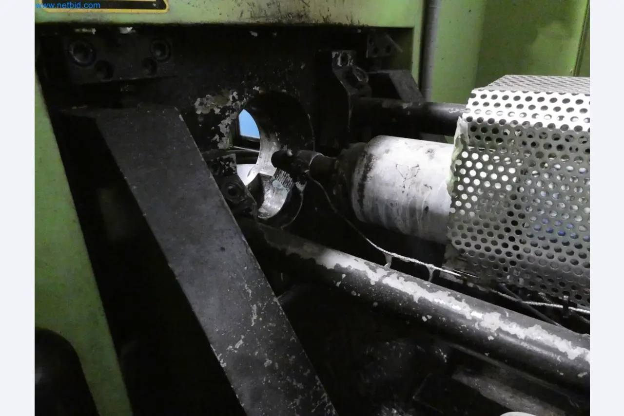 Engel Spritzgießmaschinen und Maschinen aus der Kunststoffindustrie-9