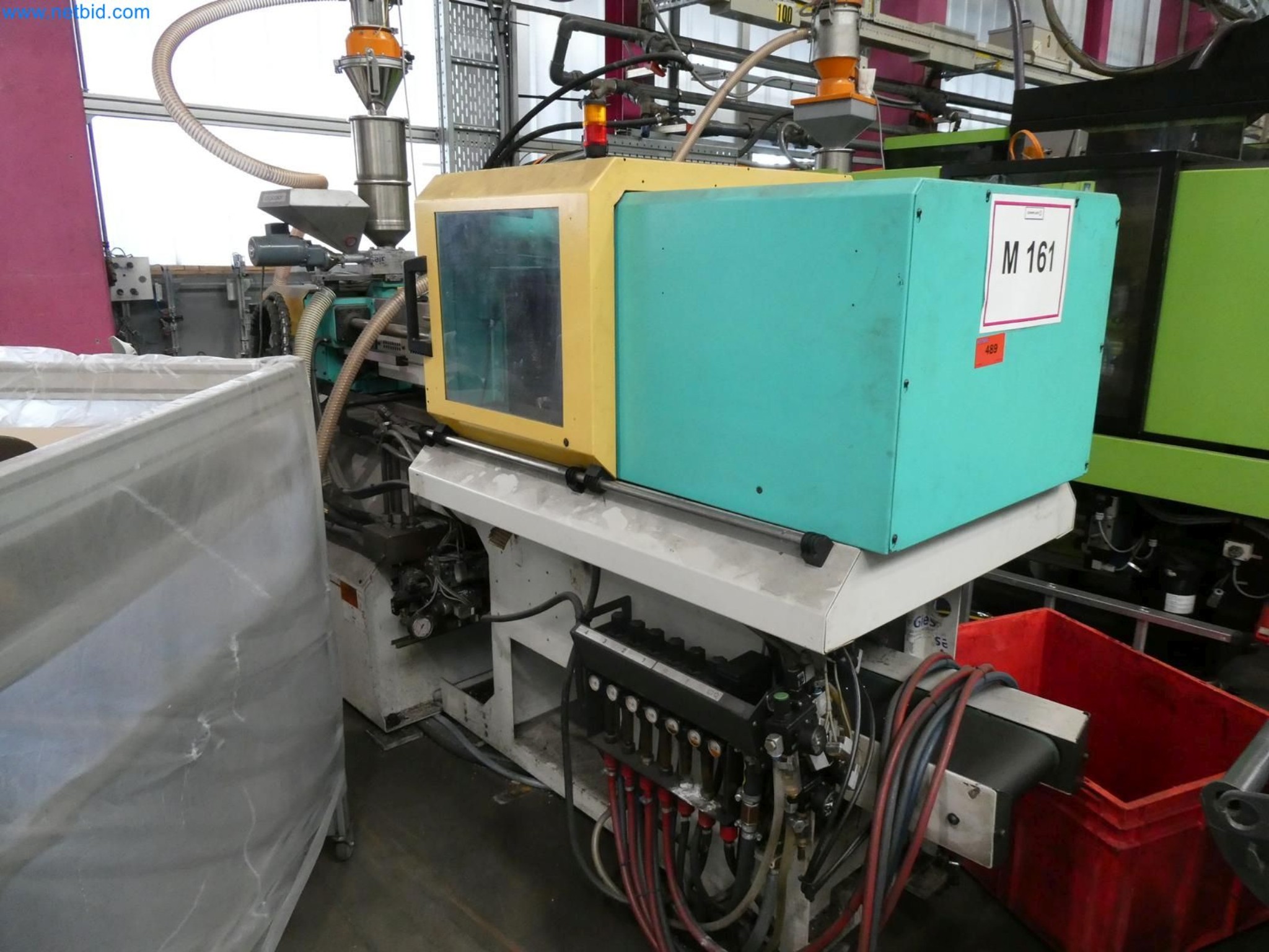 Engel Spritzgießmaschinen und Maschinen aus der Kunststoffindustrie-11