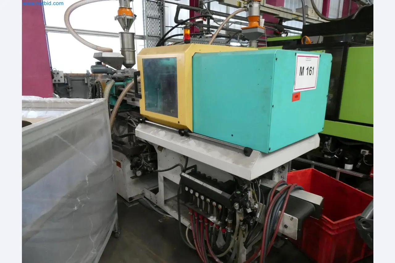 Engel Spritzgießmaschinen und Maschinen aus der Kunststoffindustrie-11