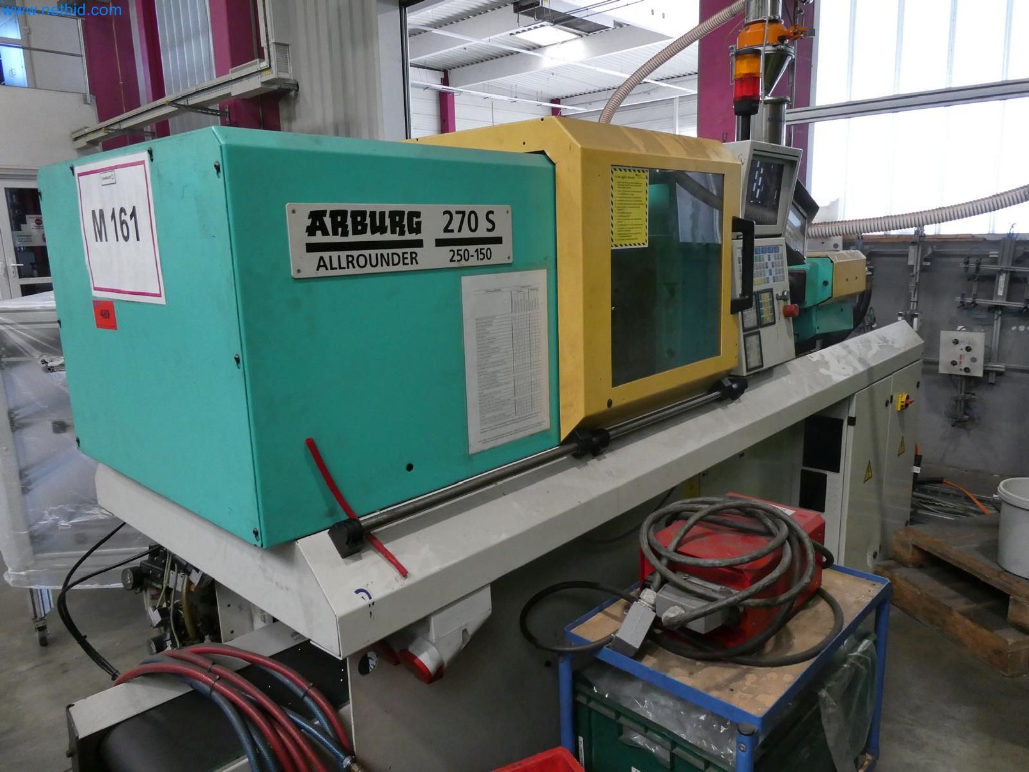 Engel Spritzgießmaschinen und Maschinen aus der Kunststoffindustrie-1