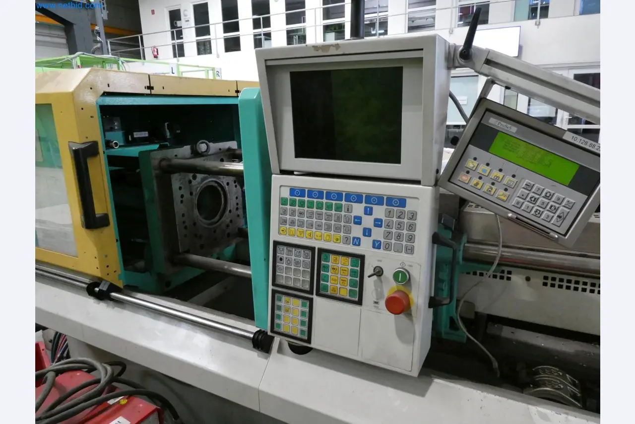 Engel Spritzgießmaschinen und Maschinen aus der Kunststoffindustrie-2