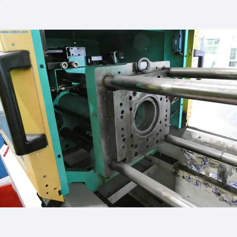 Engel Spritzgießmaschinen und Maschinen aus der Kunststoffindustrie-3