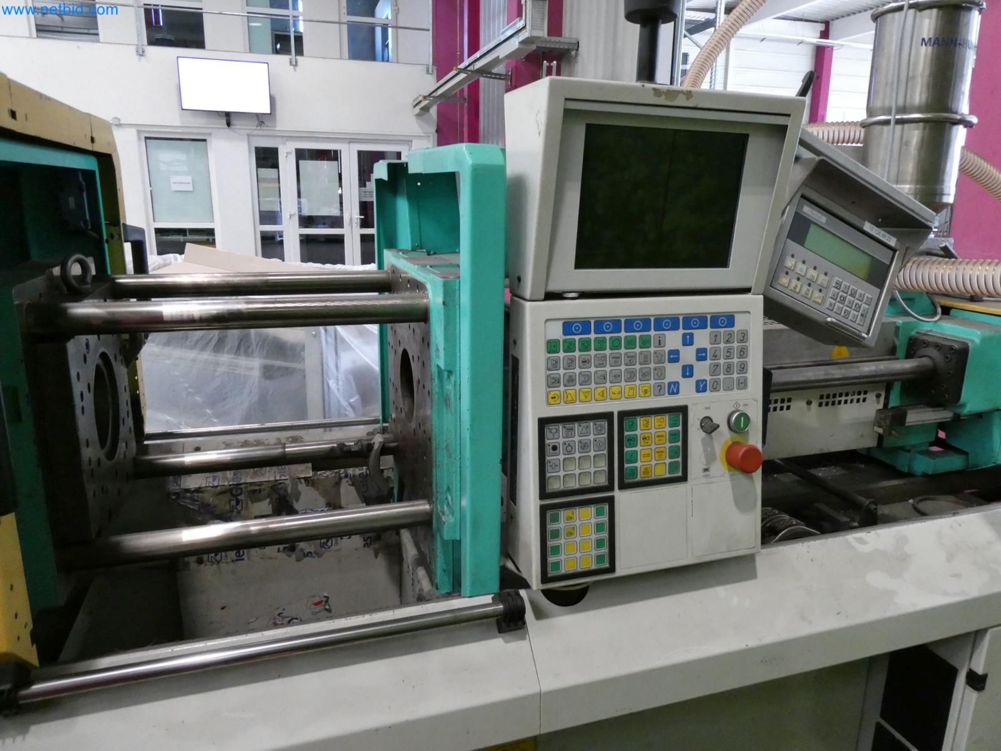 Engel Spritzgießmaschinen und Maschinen aus der Kunststoffindustrie-4