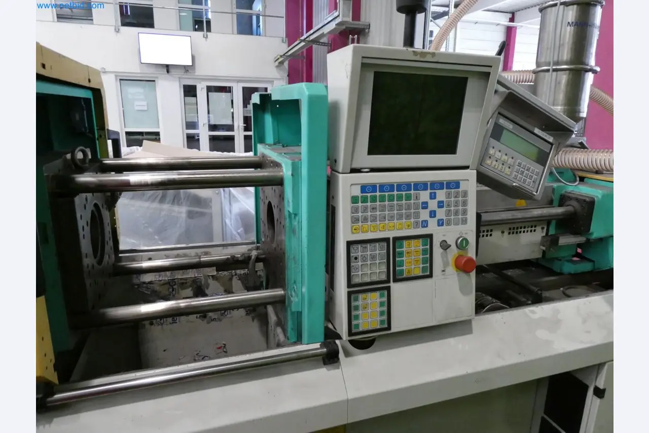 Engel Spritzgießmaschinen und Maschinen aus der Kunststoffindustrie-4