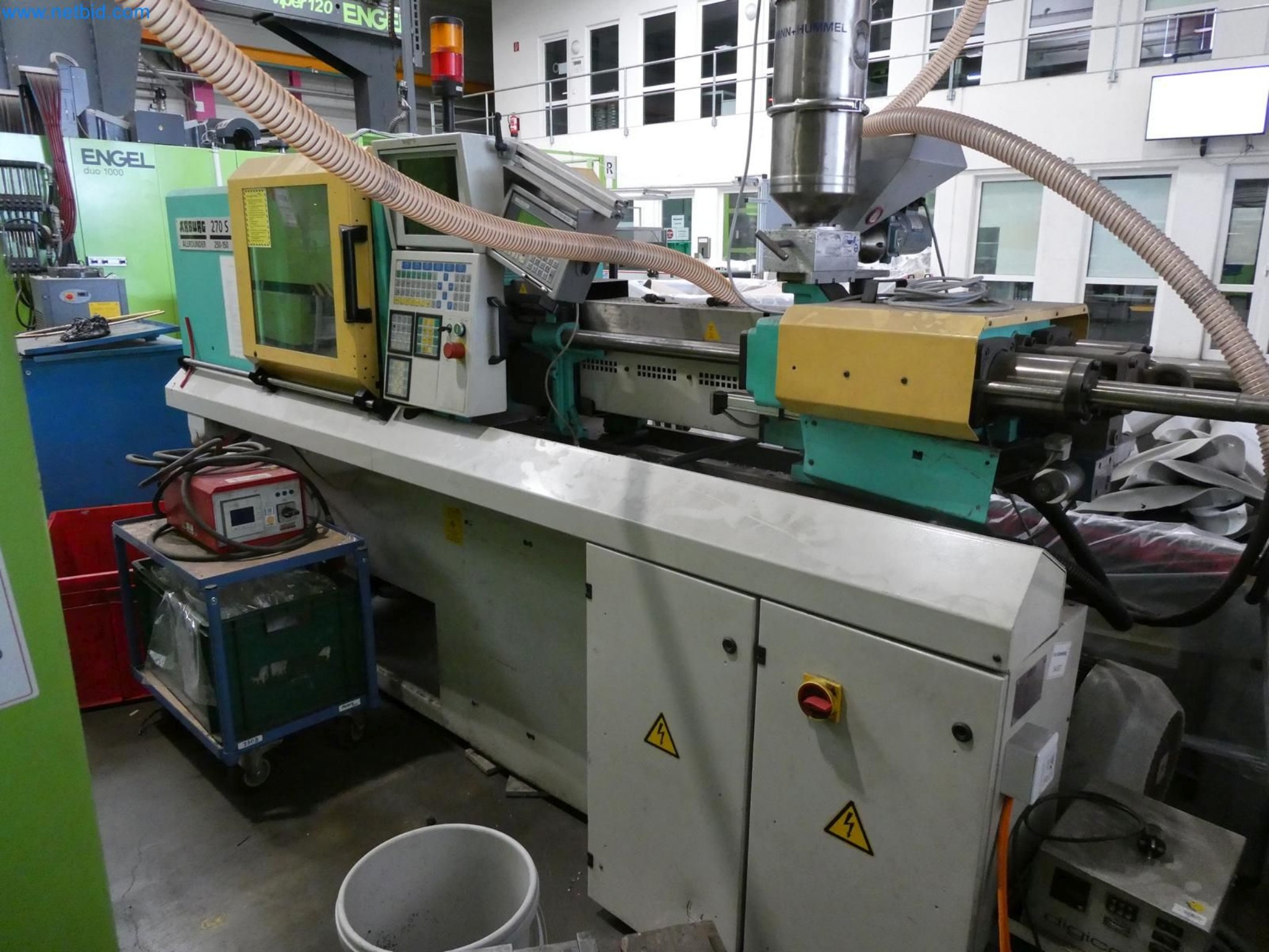 Engel Spritzgießmaschinen und Maschinen aus der Kunststoffindustrie-5