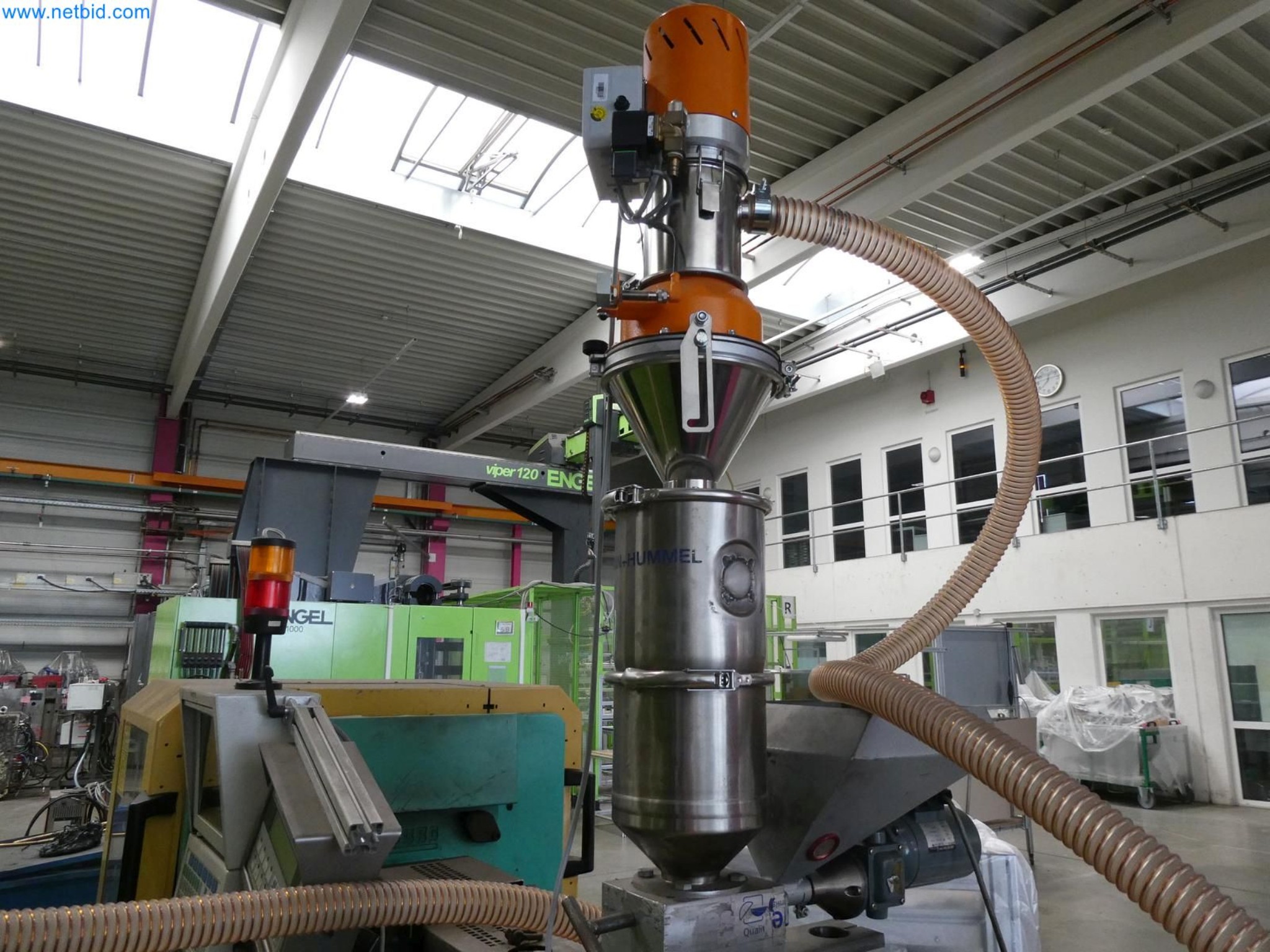 Engel Spritzgießmaschinen und Maschinen aus der Kunststoffindustrie-9