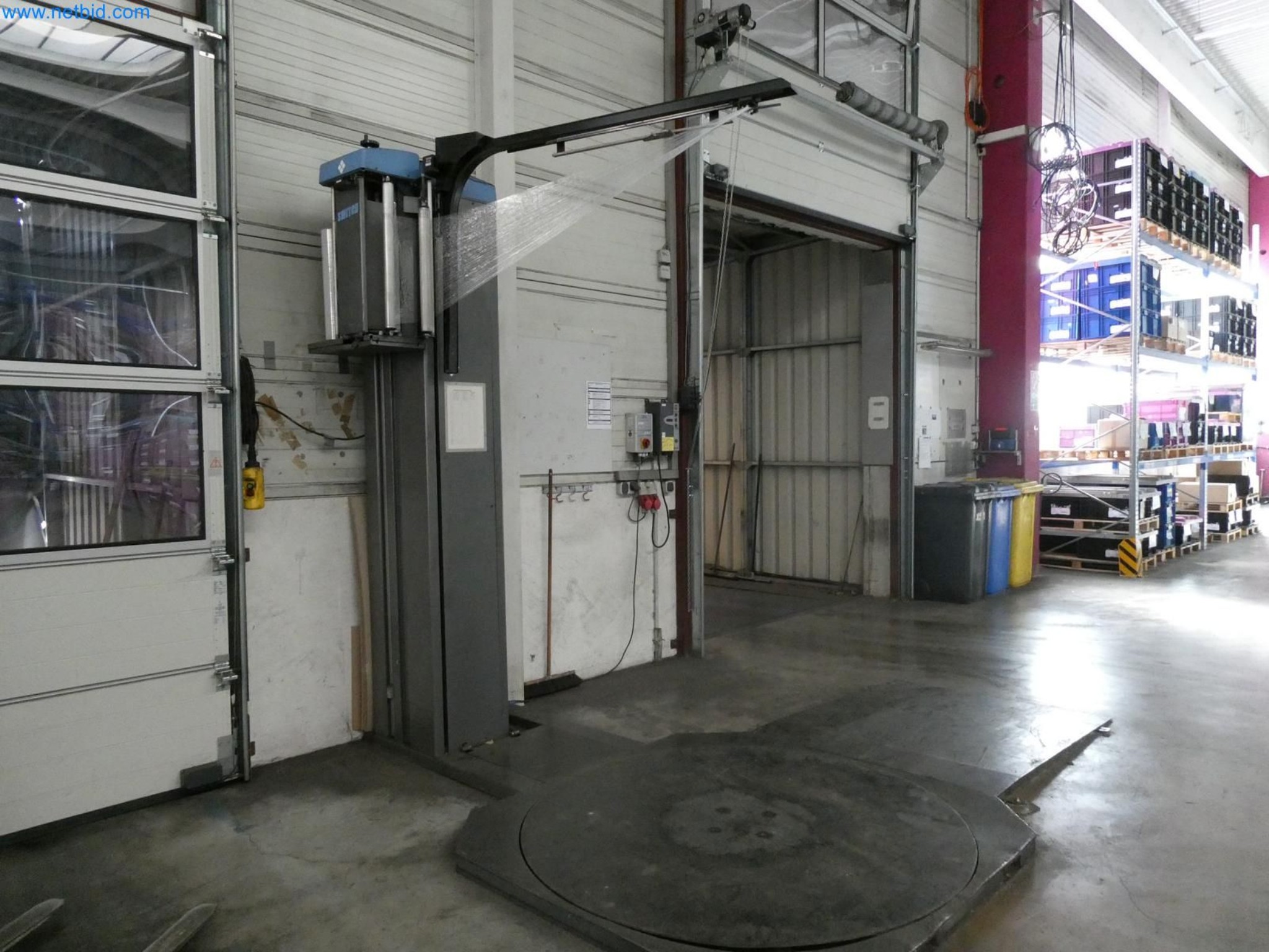 Engel Spritzgießmaschinen und Maschinen aus der Kunststoffindustrie-4