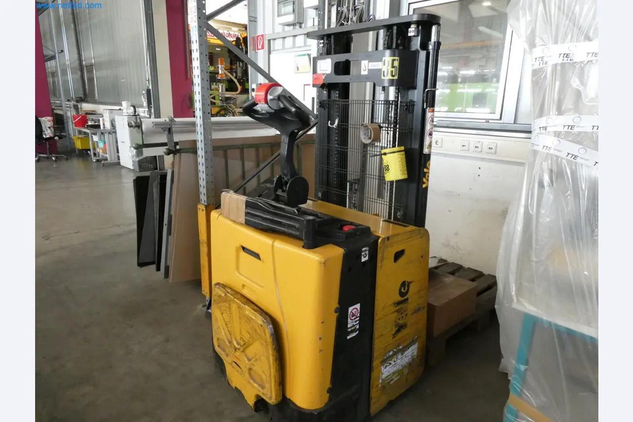 Engel Spritzgießmaschinen und Maschinen aus der Kunststoffindustrie-4