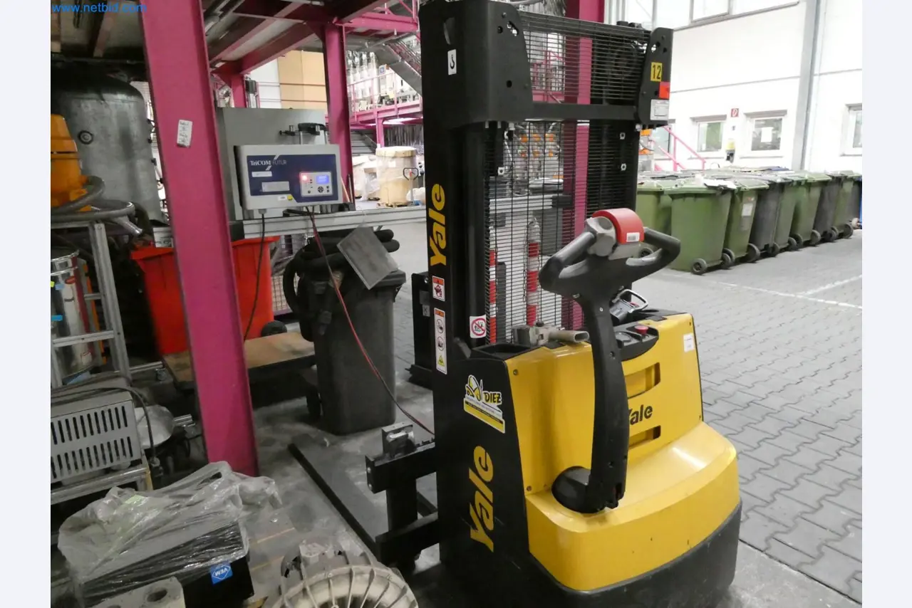 Engel Spritzgießmaschinen und Maschinen aus der Kunststoffindustrie-1