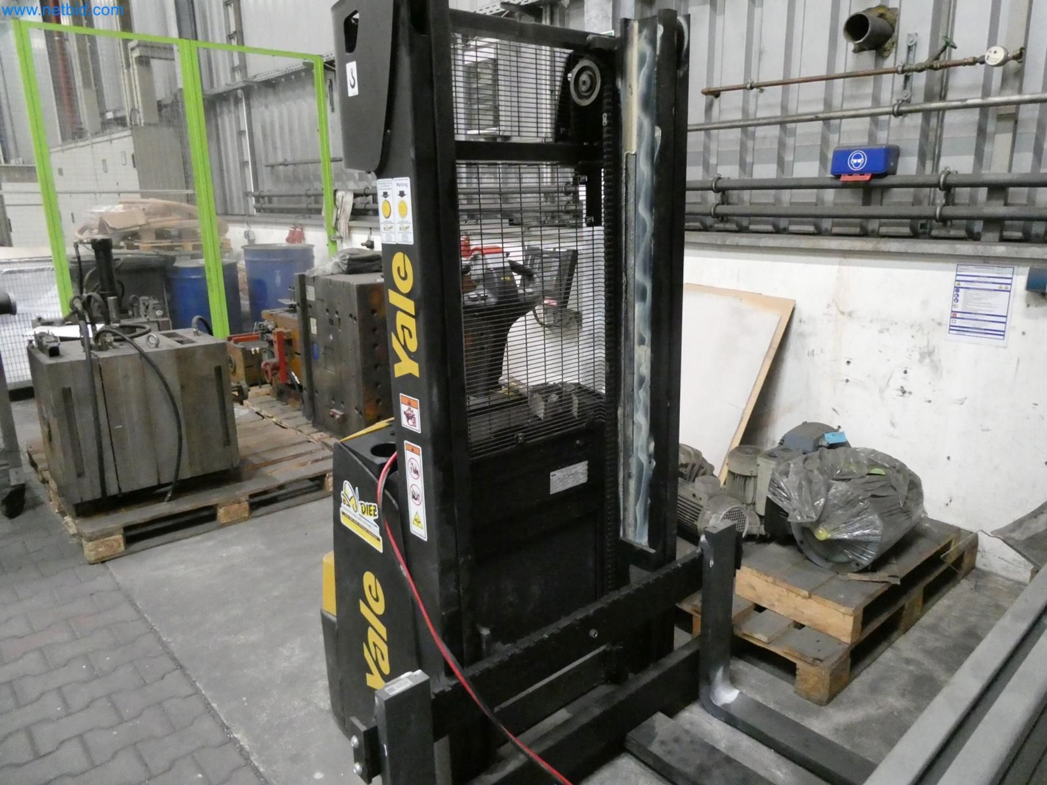 Engel Spritzgießmaschinen und Maschinen aus der Kunststoffindustrie-5