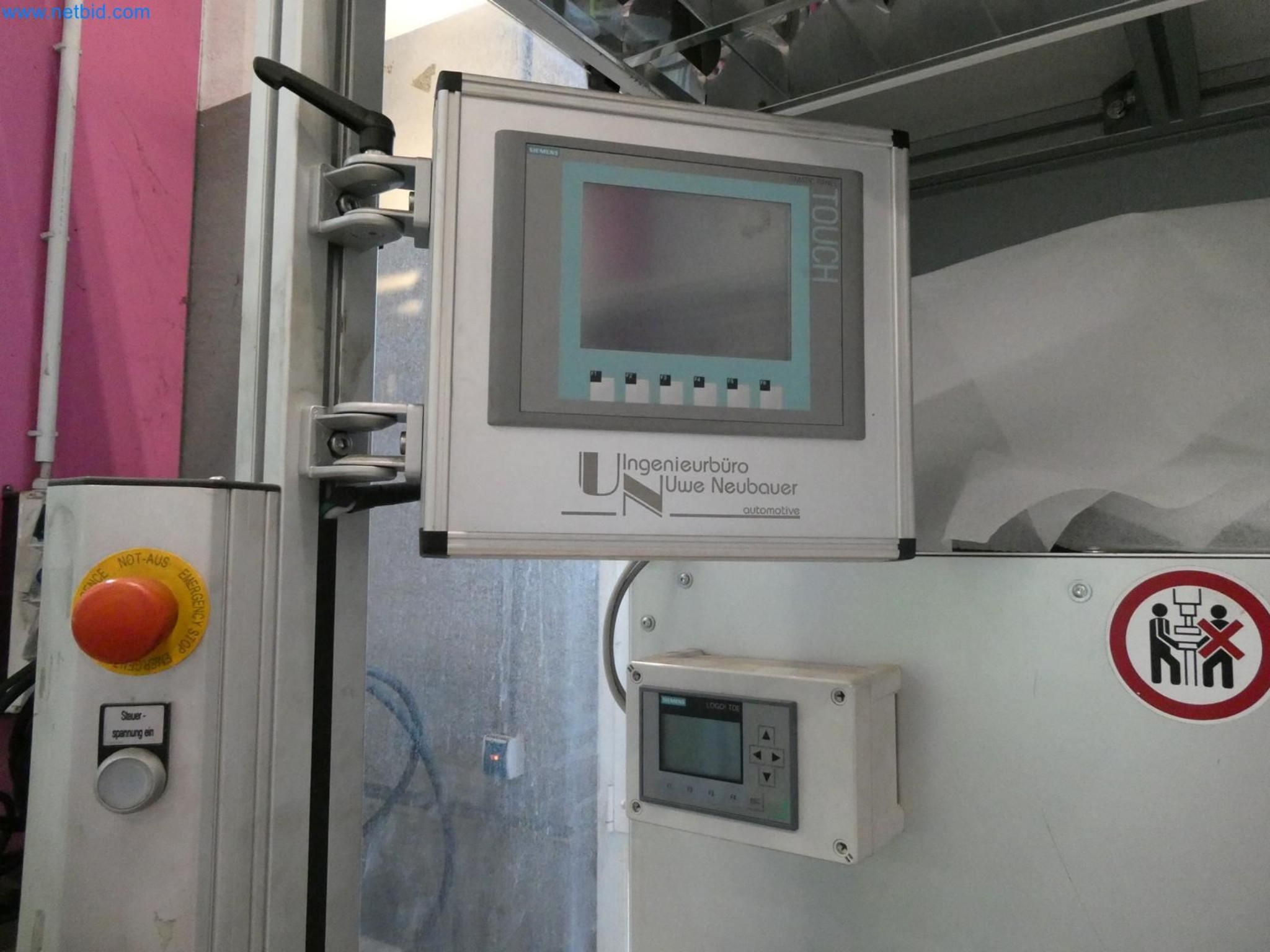 Engel Spritzgießmaschinen und Maschinen aus der Kunststoffindustrie-2