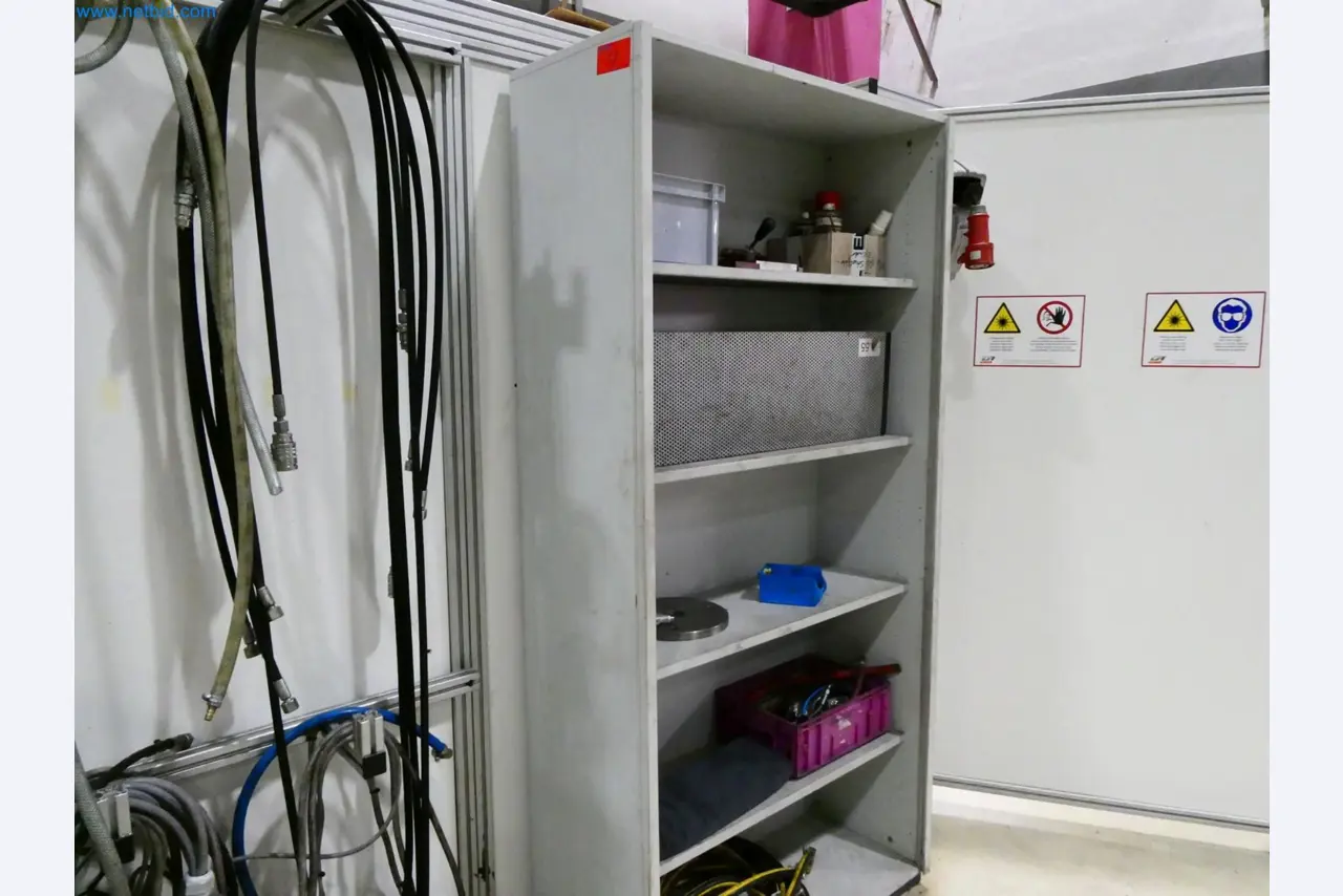 Engel Spritzgießmaschinen und Maschinen aus der Kunststoffindustrie-11