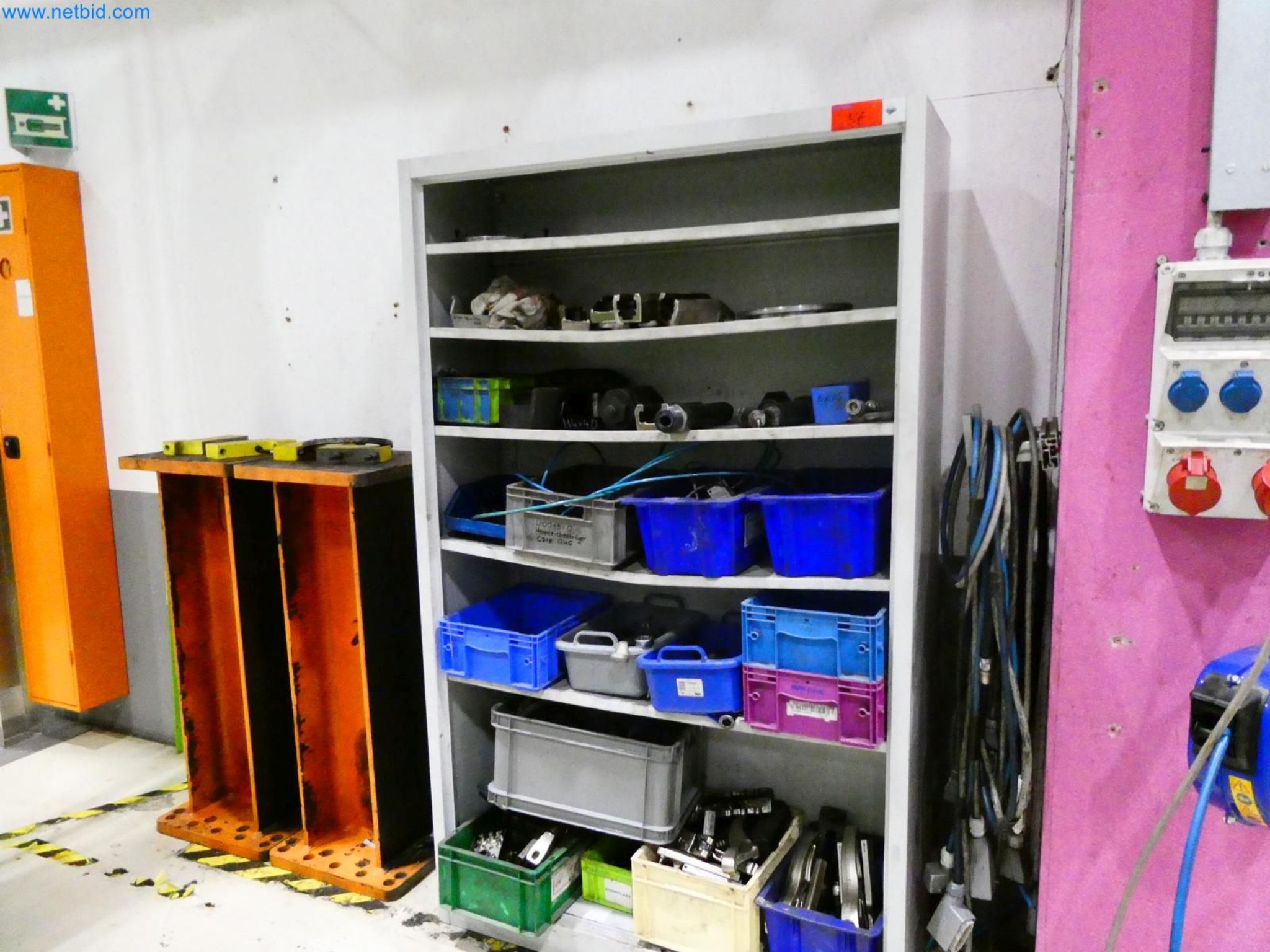 Engel Spritzgießmaschinen und Maschinen aus der Kunststoffindustrie-13