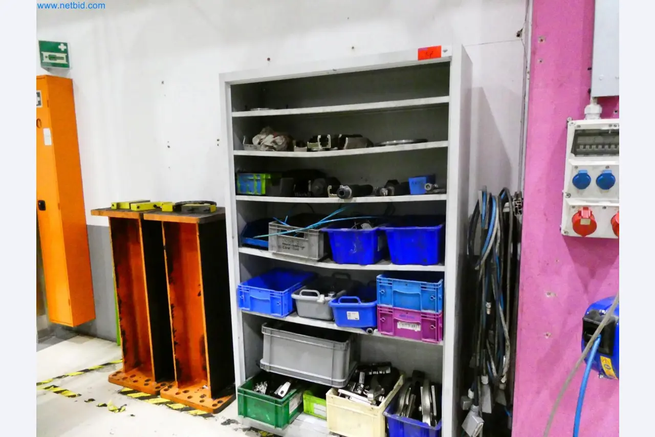 Engel Spritzgießmaschinen und Maschinen aus der Kunststoffindustrie-13