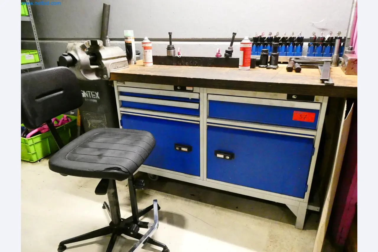 Engel Spritzgießmaschinen und Maschinen aus der Kunststoffindustrie-1