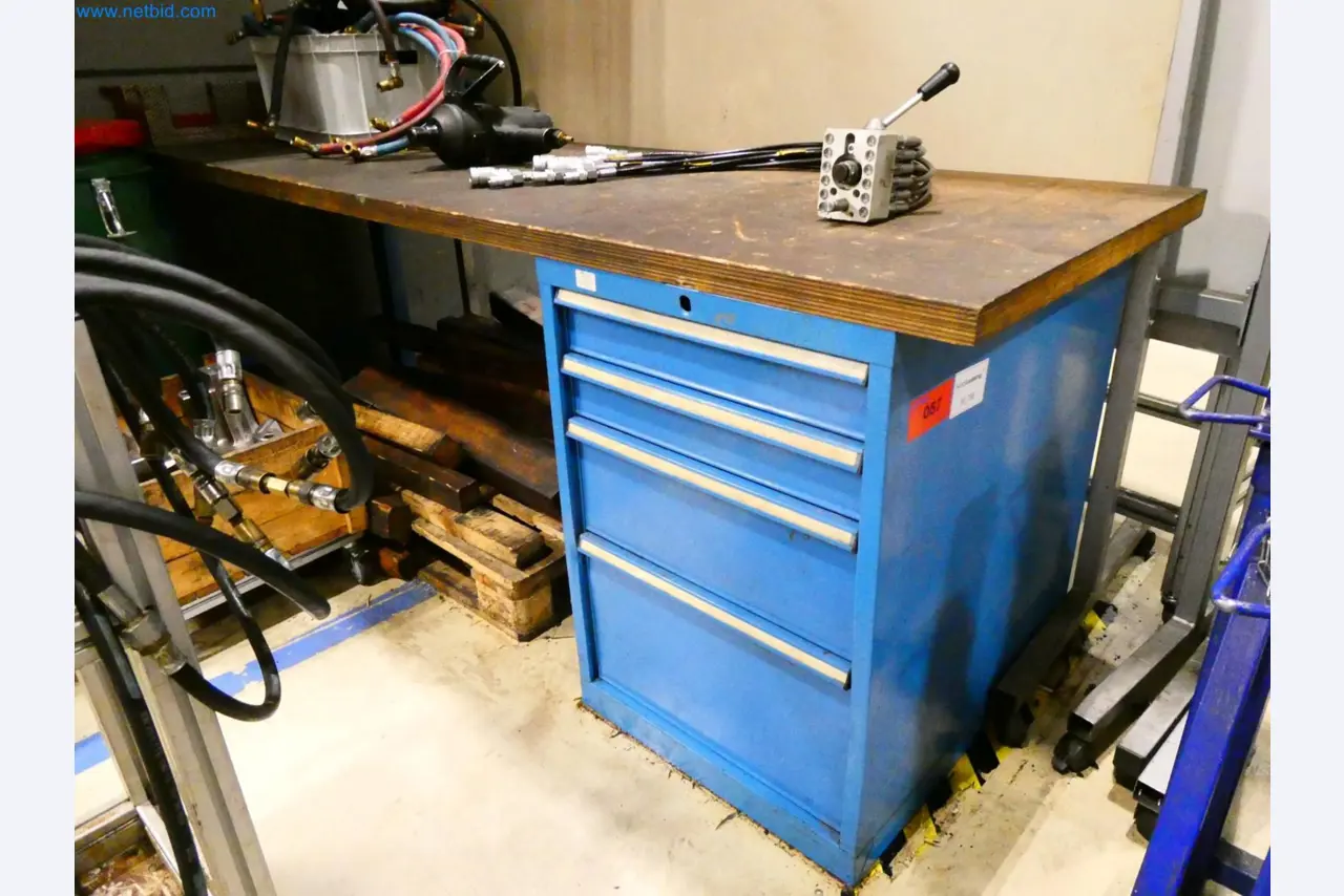 Engel Spritzgießmaschinen und Maschinen aus der Kunststoffindustrie-4