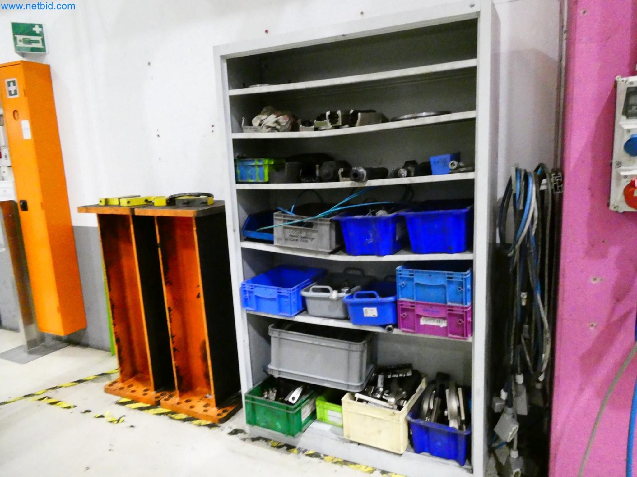 Engel Spritzgießmaschinen und Maschinen aus der Kunststoffindustrie-9