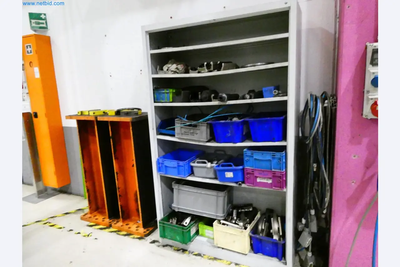 Engel Spritzgießmaschinen und Maschinen aus der Kunststoffindustrie-9