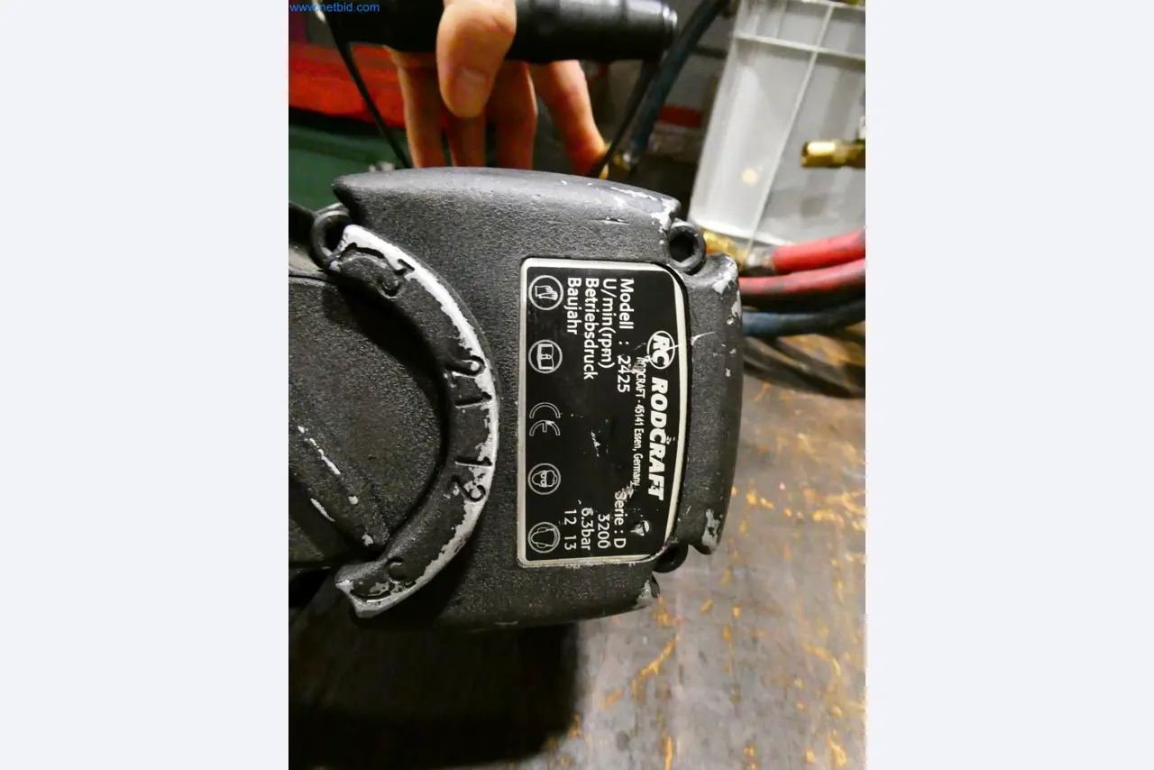 Engel Spritzgießmaschinen und Maschinen aus der Kunststoffindustrie-3