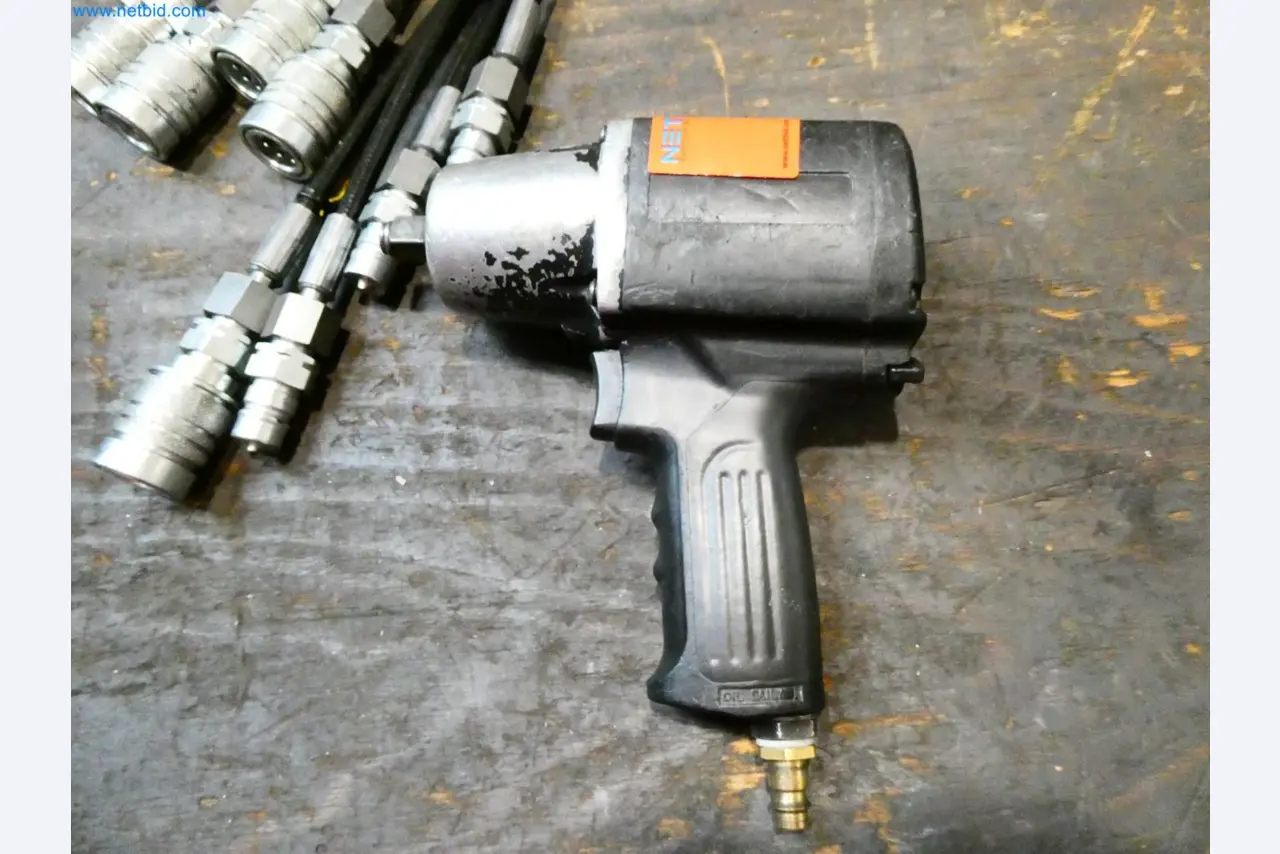 Engel Spritzgießmaschinen und Maschinen aus der Kunststoffindustrie-4