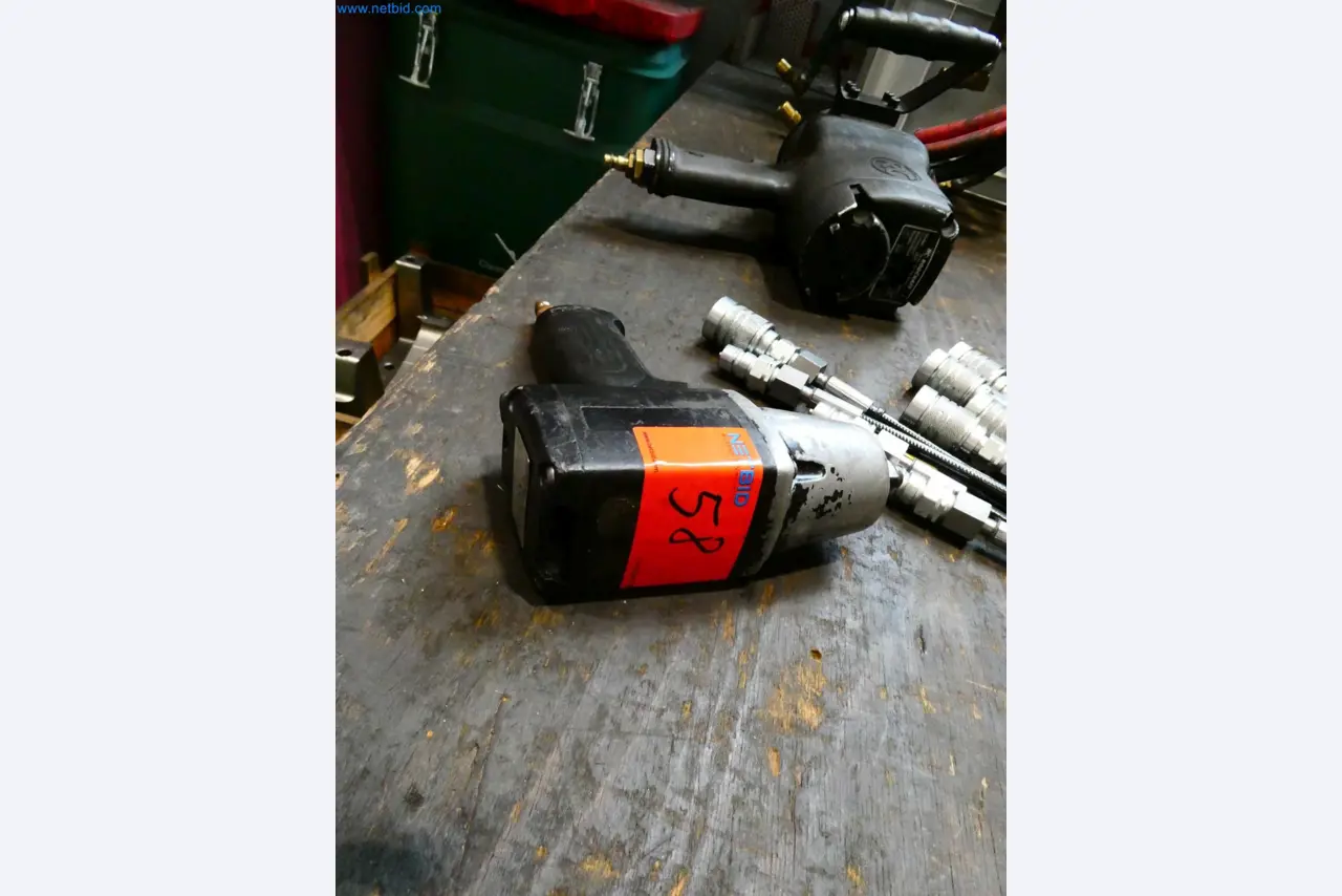 Engel Spritzgießmaschinen und Maschinen aus der Kunststoffindustrie-5