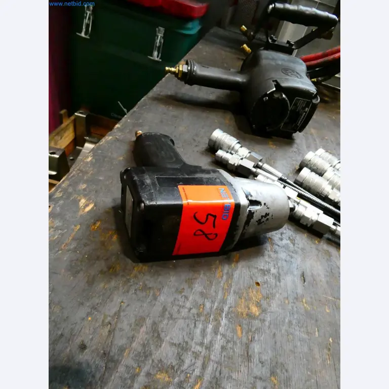 Engel Spritzgießmaschinen und Maschinen aus der Kunststoffindustrie-5