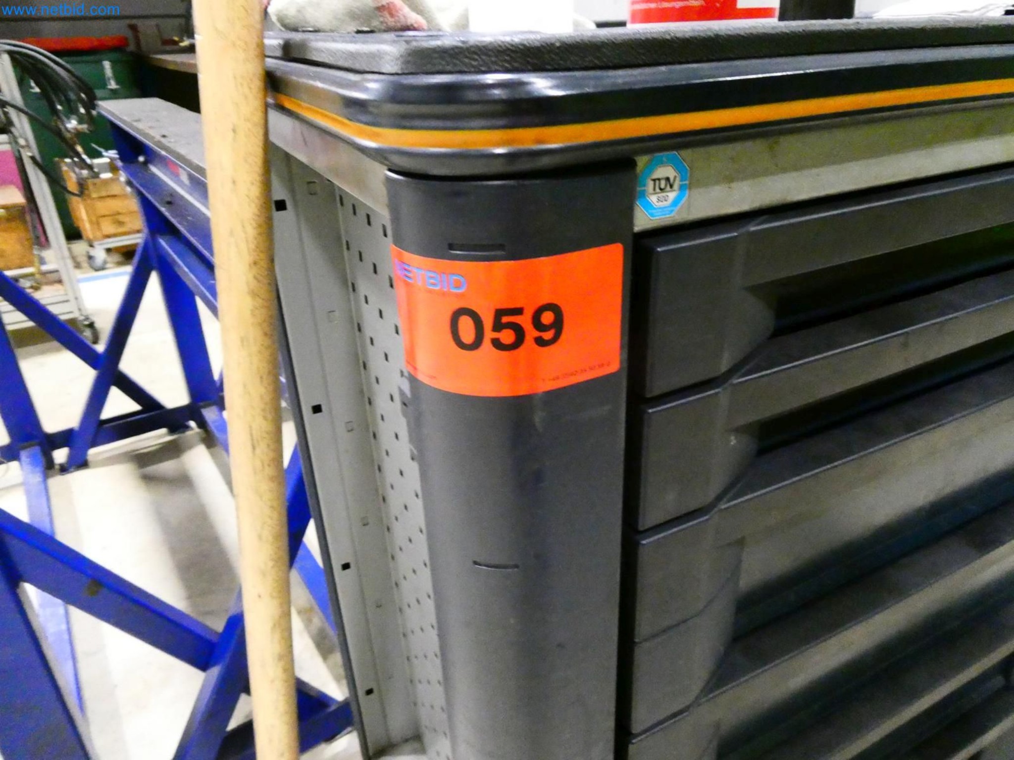 Engel Spritzgießmaschinen und Maschinen aus der Kunststoffindustrie-1