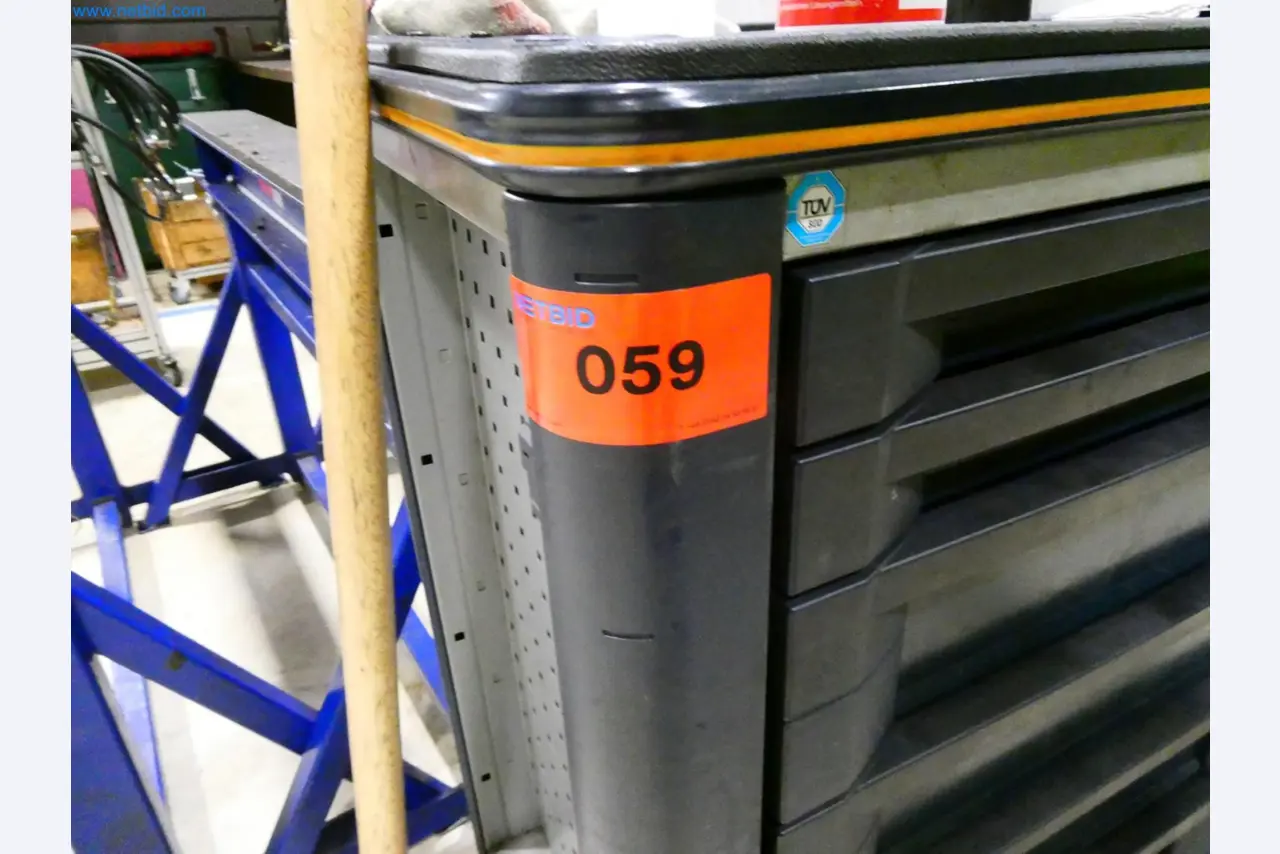 Engel Spritzgießmaschinen und Maschinen aus der Kunststoffindustrie-1