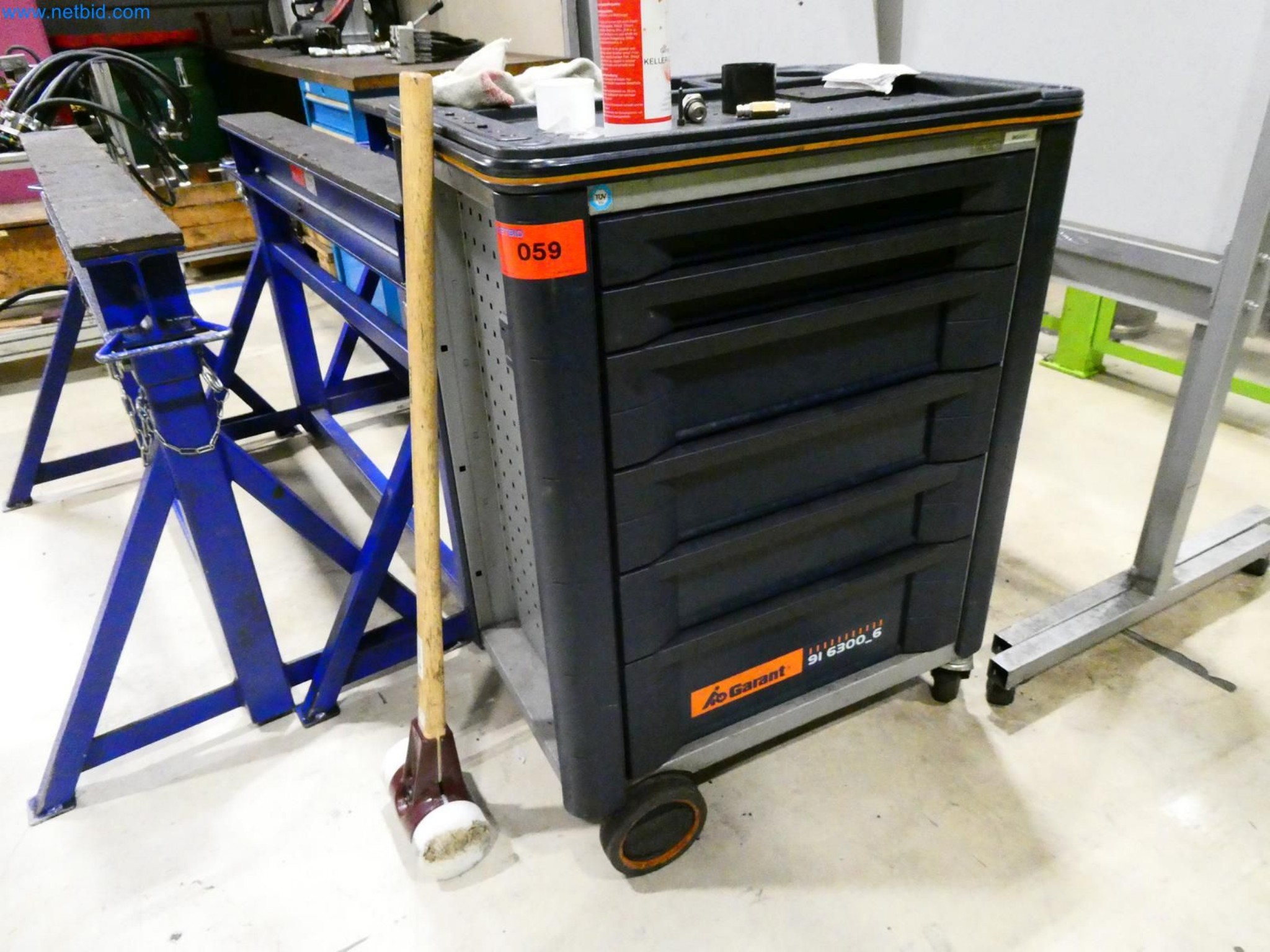 Engel Spritzgießmaschinen und Maschinen aus der Kunststoffindustrie-2