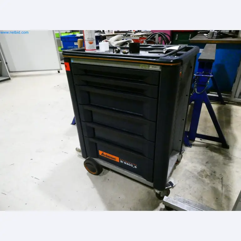 Engel Spritzgießmaschinen und Maschinen aus der Kunststoffindustrie-3