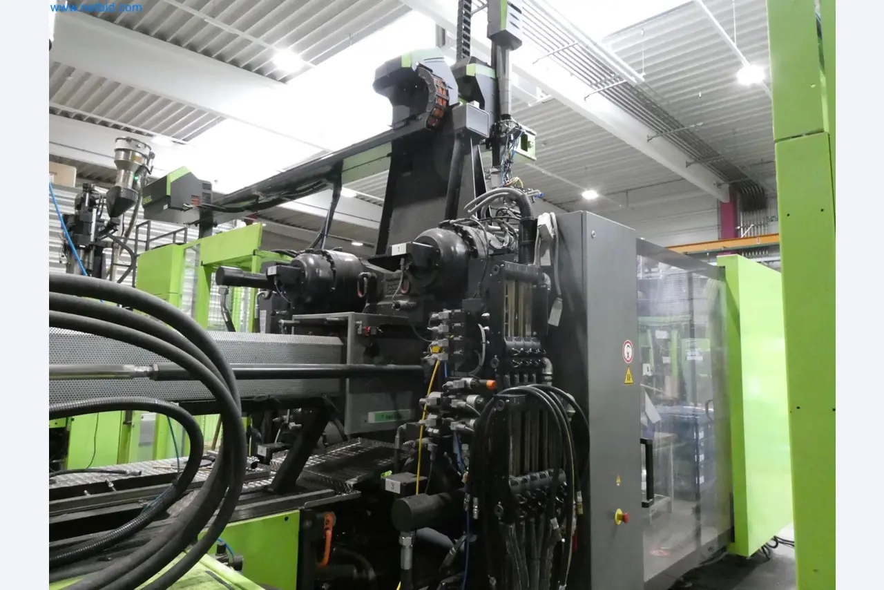 Engel Spritzgießmaschinen und Maschinen aus der Kunststoffindustrie-14