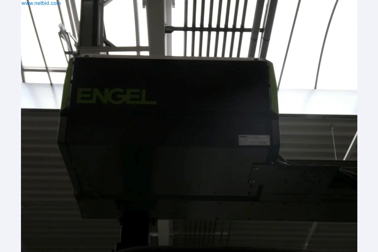 Engel Spritzgießmaschinen und Maschinen aus der Kunststoffindustrie-15