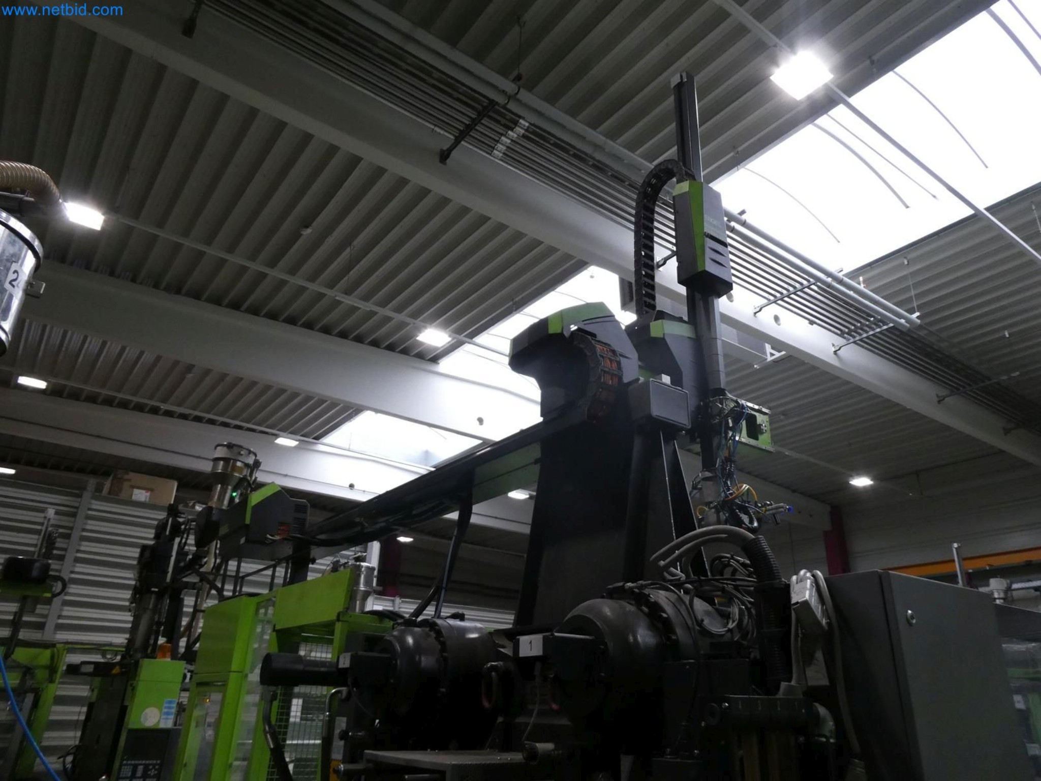 Engel Spritzgießmaschinen und Maschinen aus der Kunststoffindustrie-16