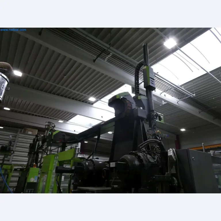 Engel Spritzgießmaschinen und Maschinen aus der Kunststoffindustrie-16