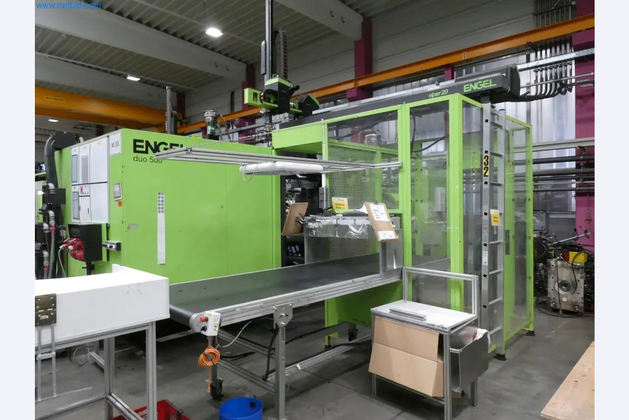 Engel Spritzgießmaschinen und Maschinen aus der Kunststoffindustrie-1