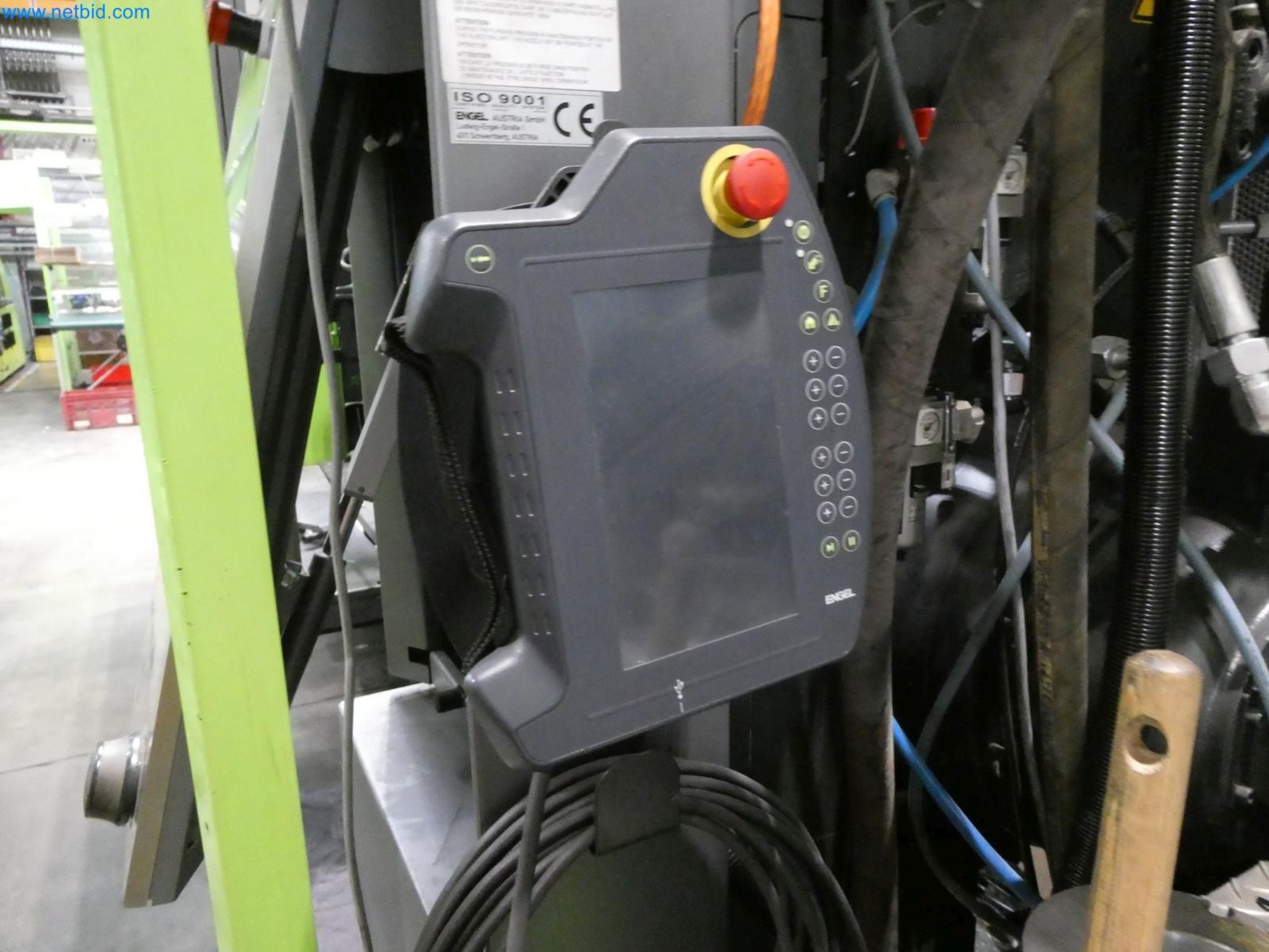 Engel Spritzgießmaschinen und Maschinen aus der Kunststoffindustrie-2