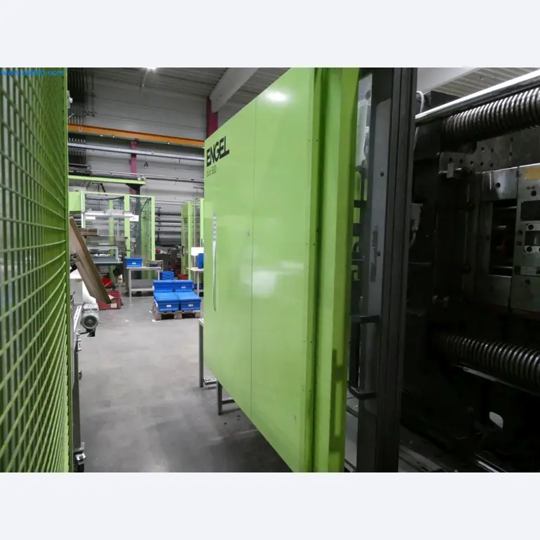 Engel Spritzgießmaschinen und Maschinen aus der Kunststoffindustrie-9