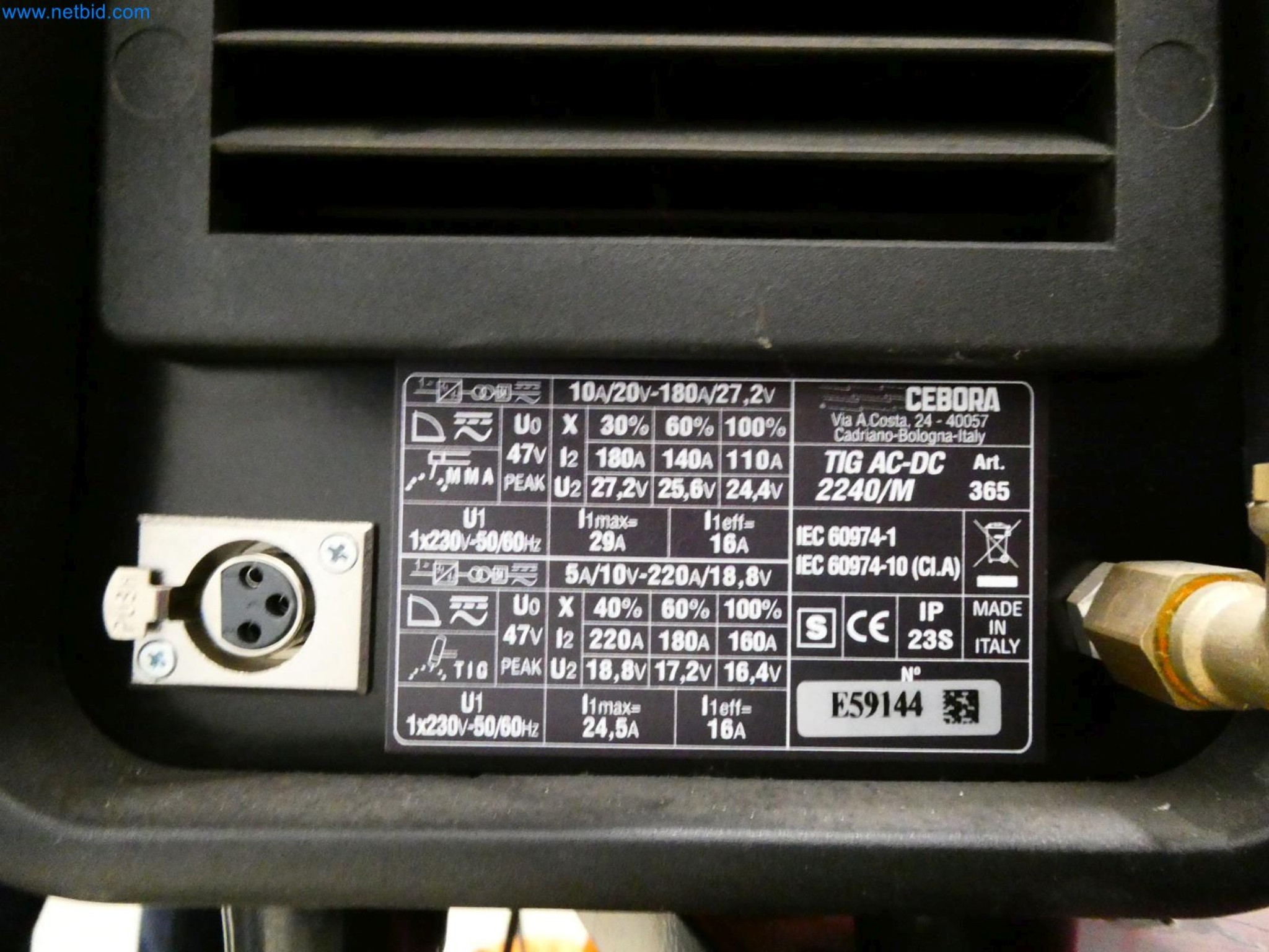 Engel Spritzgießmaschinen und Maschinen aus der Kunststoffindustrie-3