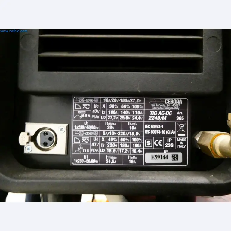 Engel Spritzgießmaschinen und Maschinen aus der Kunststoffindustrie-3