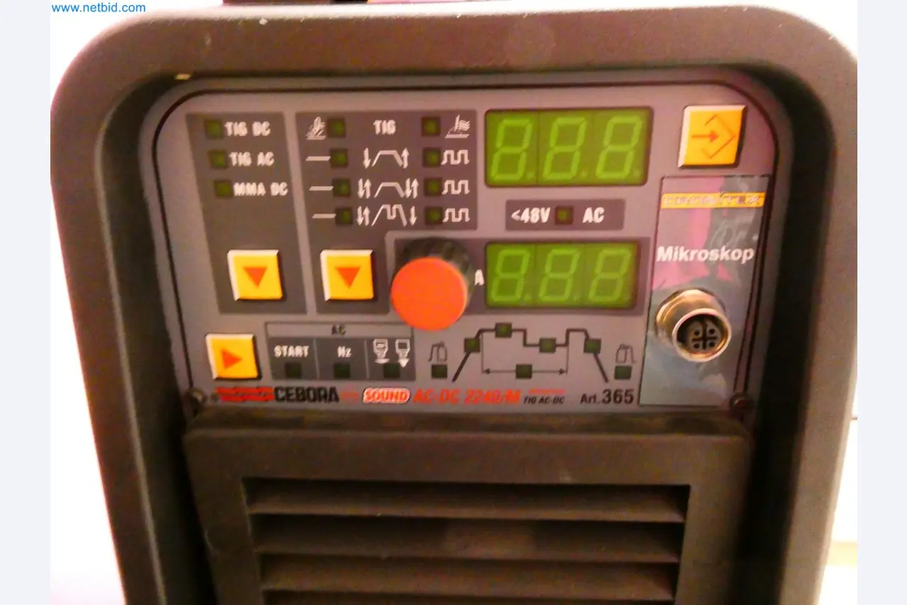 Engel Spritzgießmaschinen und Maschinen aus der Kunststoffindustrie-4