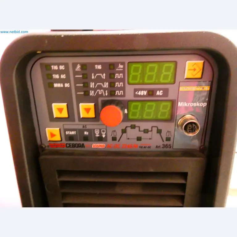 Engel Spritzgießmaschinen und Maschinen aus der Kunststoffindustrie-4