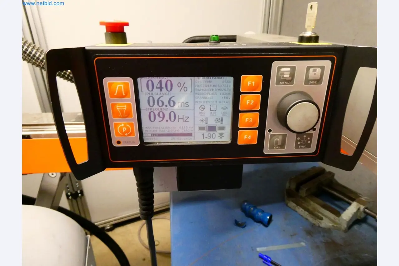 Engel Spritzgießmaschinen und Maschinen aus der Kunststoffindustrie-1