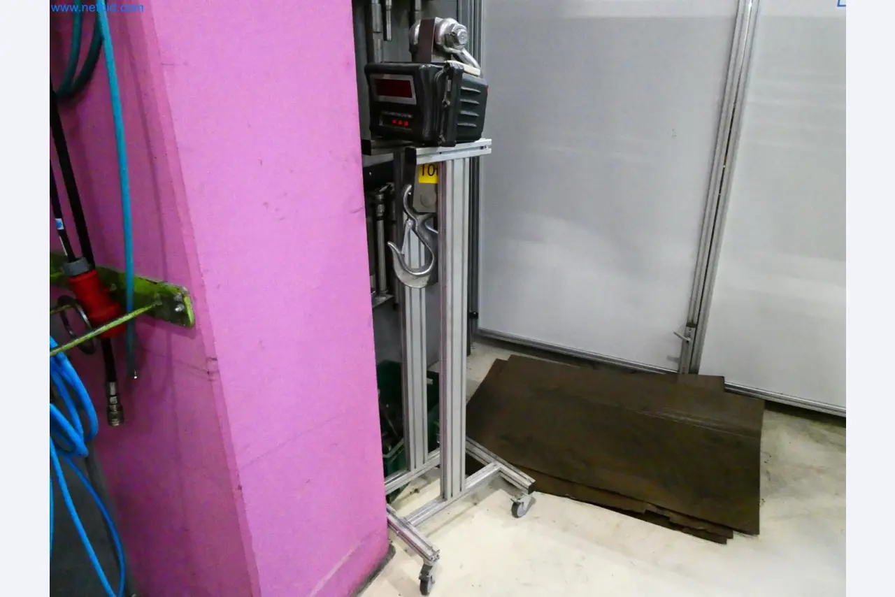 Engel Spritzgießmaschinen und Maschinen aus der Kunststoffindustrie-3